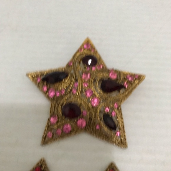 Gold Star Brooch and Earring Set with Red and Pink Gems - Picture 2 of 4